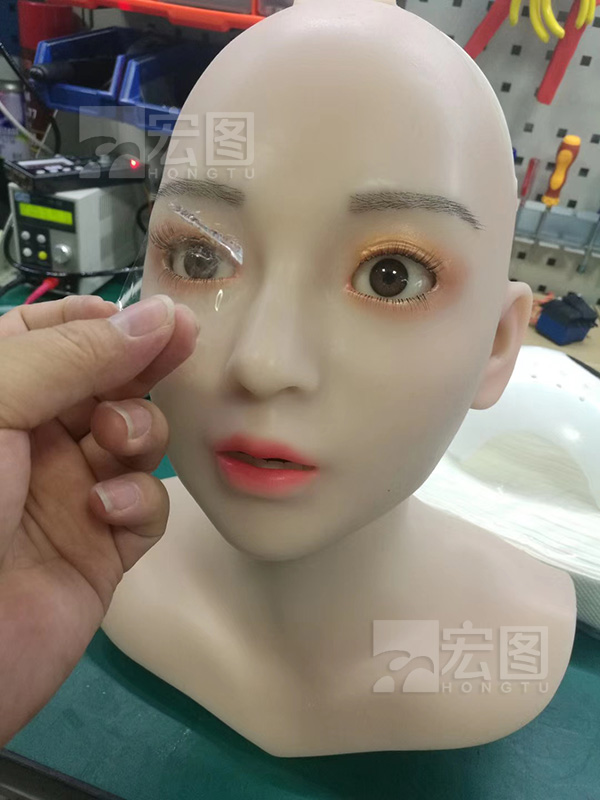 人體硅膠機(jī)器人